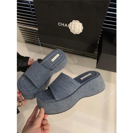 Dép dày đế Dép lê nữ mùa hè đi bên ngoài mẫu mới 2023 dép xỏ ngón giản dị thích hợp đế dày