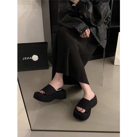 Dép dày đế Dép lê nữ mùa hè đi bên ngoài mẫu mới 2023 dép xỏ ngón giản dị thích hợp đế dày