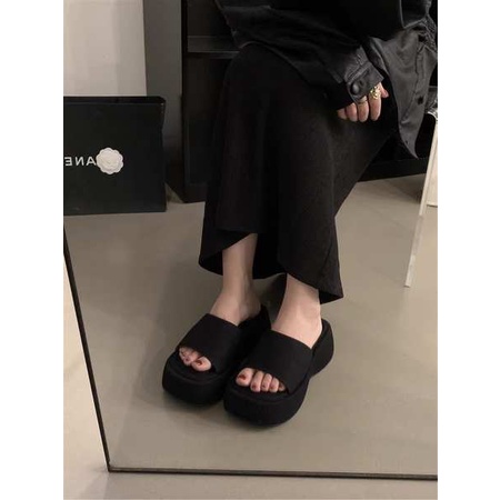 Dép dày đế Dép lê nữ mùa hè đi bên ngoài mẫu mới 2023 dép xỏ ngón giản dị thích hợp đế dày