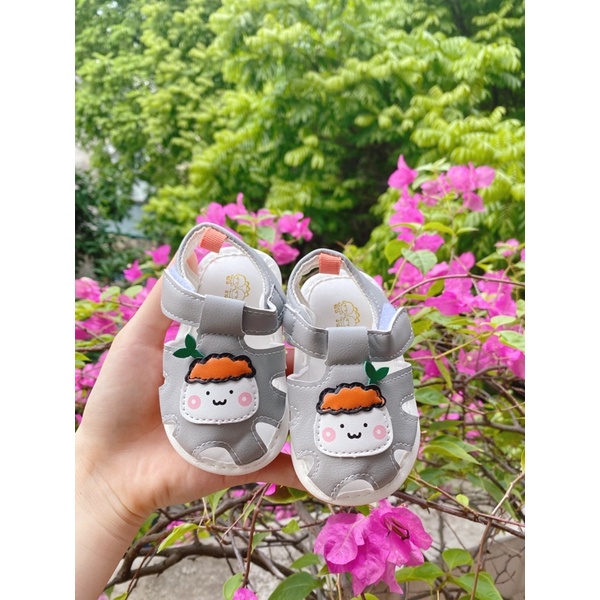 Sandal tập đi chip chip cho bé