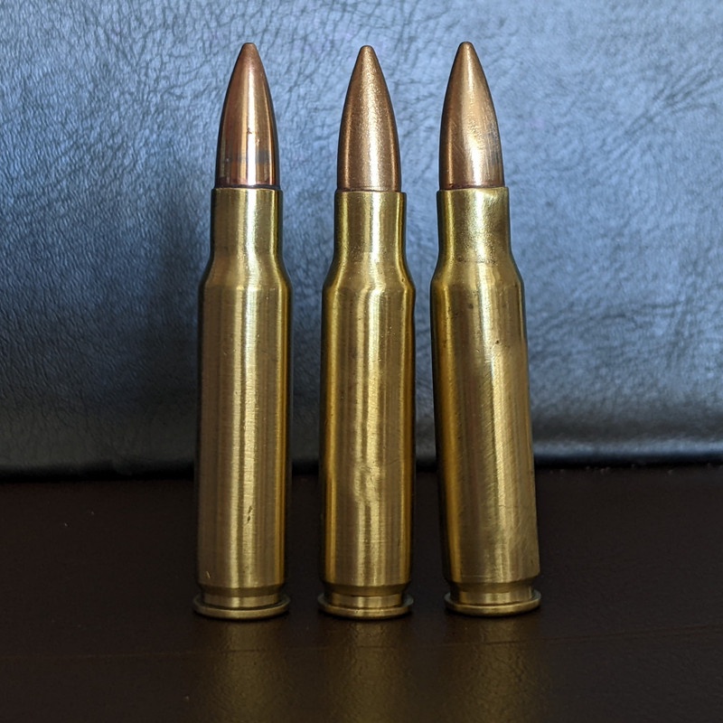 Mô hình viên đan M60 bằng đồng trưng bày