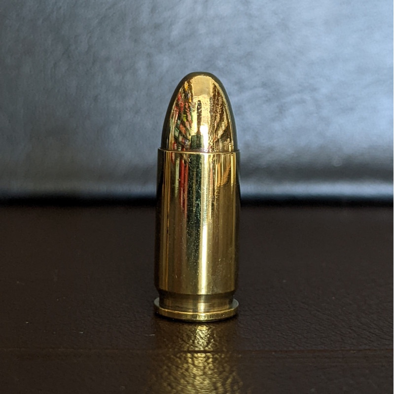 Mô hình viên đan CZ83 bằng đồng trưng bày