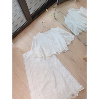 Set áo đũi ren phối chân váy trắng