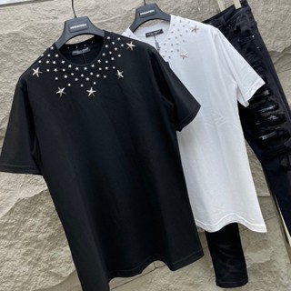 Áo phông đóng đinh ngôi sao ảnh thật