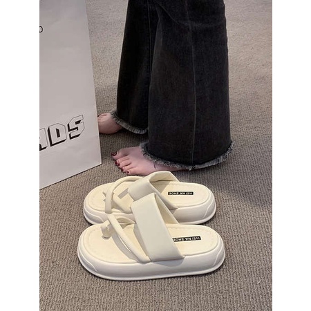 Dép xỏ ngón đế dày mẫu mới 2023 đi bên ngoài