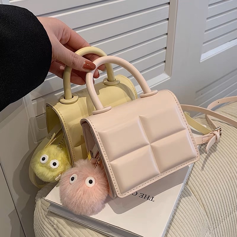 🌿 HÀNG MỚI VỀ 2023- Túi xách nữ- HÀNG LOẠI ĐẸP túi mini đeo chéo kẻ ô kèm móc bông cute❤️