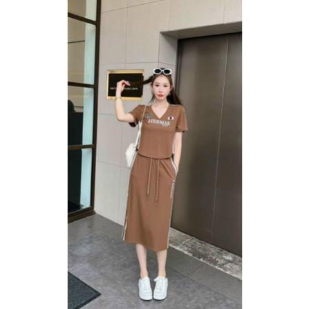 Hàng nhập - Set bộ nữ áo váy thun kẻ viền thể thao, sét đồ thời trang cổ V in chữ sành điệu [NNQB]