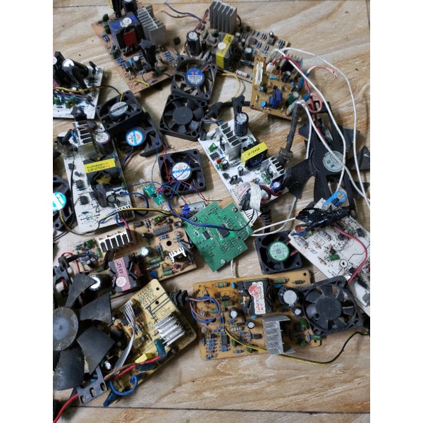 Vỉ mạch sạc bình xe điện kèm theo cả quạt dây như hình