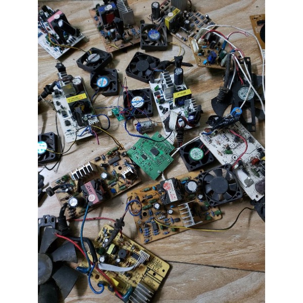 Vỉ mạch sạc bình xe điện kèm theo cả quạt dây như hình