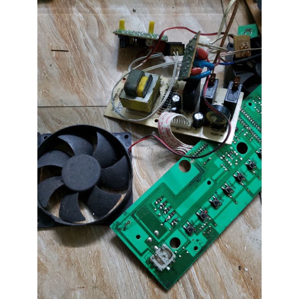 Vỉ mạch sạc bình xe điện kèm theo cả quạt dây như hình