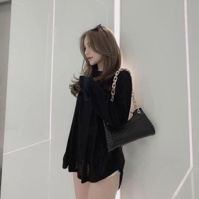 Áo Thun Tay Dài Hở Lưng Dây Xích