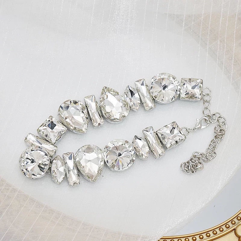 Vòng cổ choker đính đá mẫu cực xinh sang chảnh