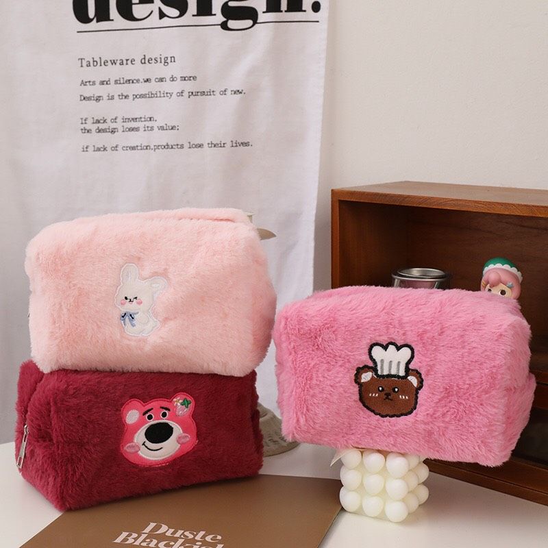 HỘP BÚT GẤU DÂU