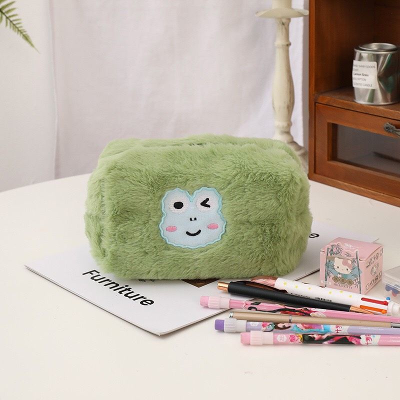 HỘP BÚT GẤU DÂU