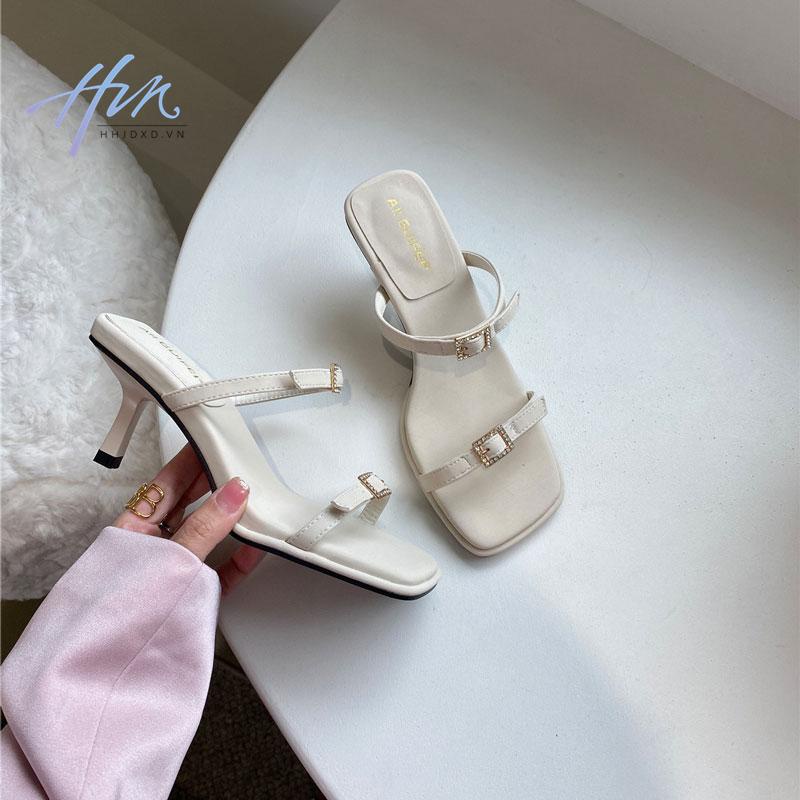 Sandal Cao Gót Mũi Vuông Phong Cách Thời Trang Mùa Hè 2023 Mới