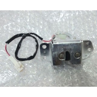 Ổ khóa ngậm cốp sau toyota zace