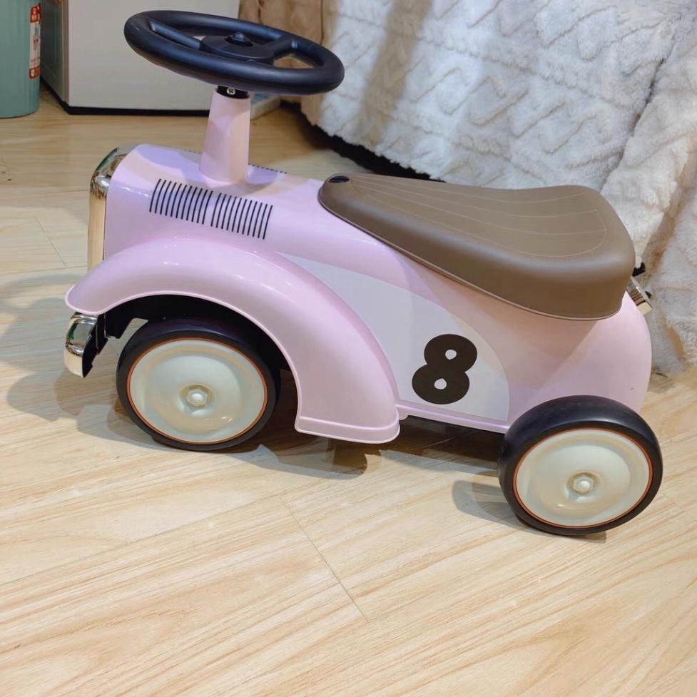 . Xe chòi chân trẻ em hình ô tô phát nhạc đèn sinh động. .