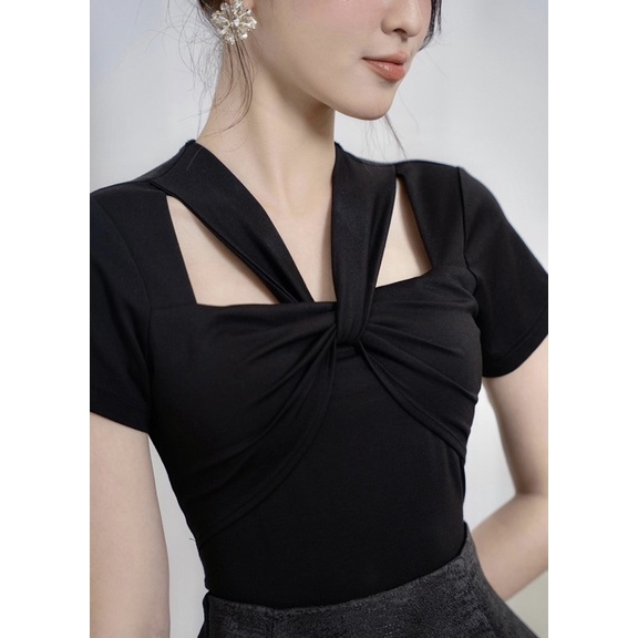 Áo cổ yếm, Áo thun nữ xoắn ngực dáng ôm vừa phải - Bella Top MS15