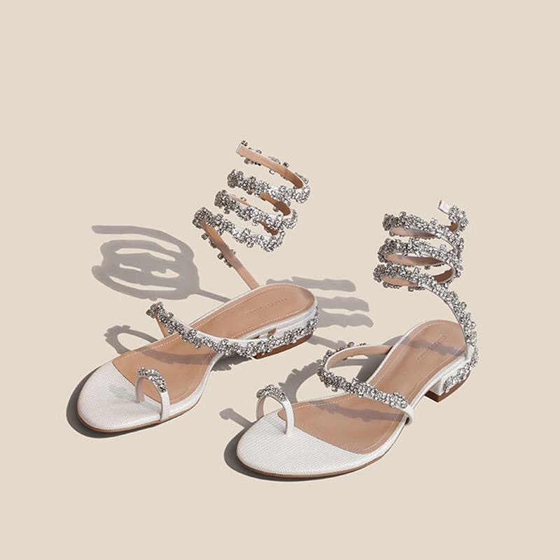 S001 Dép xỏ ngón đan dây cao 3cm dây đai và 1 bên đế được đính đá dính keo thủ công tỉ mỉ tôn lên bàn chân trắng