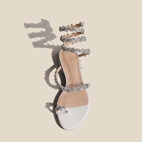 S001 Dép xỏ ngón đan dây cao 3cm dây đai và 1 bên đế được đính đá dính keo thủ công tỉ mỉ tôn lên bàn chân trắng