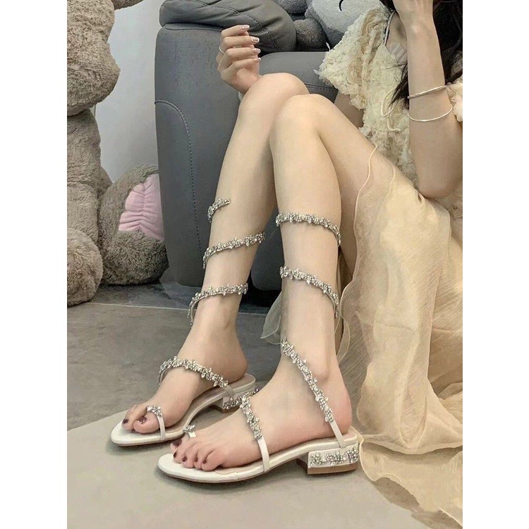 S001 Dép xỏ ngón đan dây cao 3cm dây đai và 1 bên đế được đính đá dính keo thủ công tỉ mỉ tôn lên bàn chân trắng