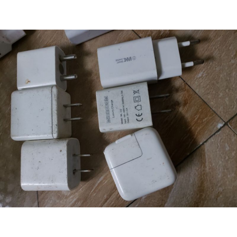 Sạc nhanh Usb cũ giao ngẫu nhiên/1kg