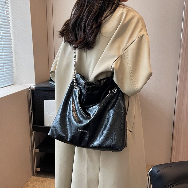 Túi Xách Tote Cỡ Lớn Màu Trơn Phối Dây Xích Thời Trang 2023 Cho Nữ