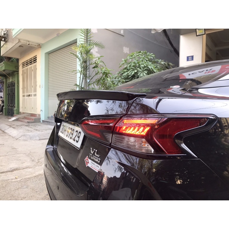 Đuôi gió Nissan Almera