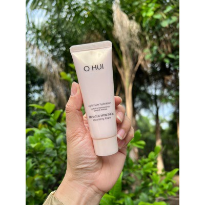 Sửa rửa mặt sạch da dịu nhẹ sáng da OHUI Miracle Moisture Cleansing Foam 40ml date 2/2026