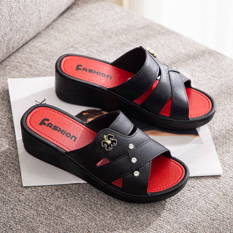 Dép lê nhanh khô cho mẹ trung niên