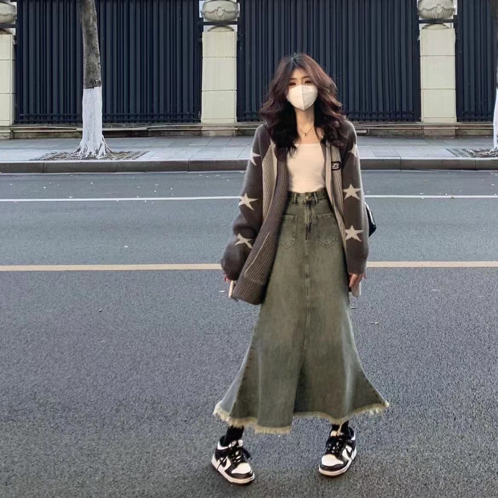 Jiashucheng Chân Váy Denim Chữ a Đuôi Cá Dài Vừa Phối Sờn Phong Cách Retro Mỹ Thiết Kế Mới Mùa Xuân