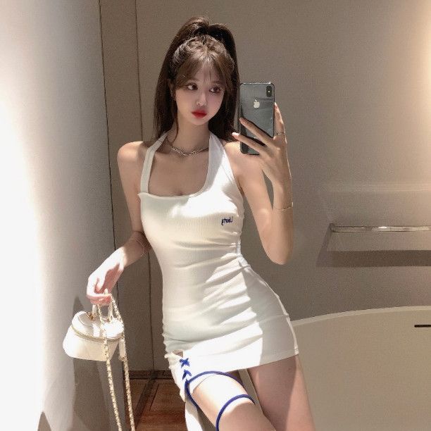 Jiashucheng Đầm Dệt Kim Cổ Yếm Cột Dây Nhấn Eo Dáng Ngắn Phong Cách Mới Mùa Hè Dành Cho Bạn Nữ