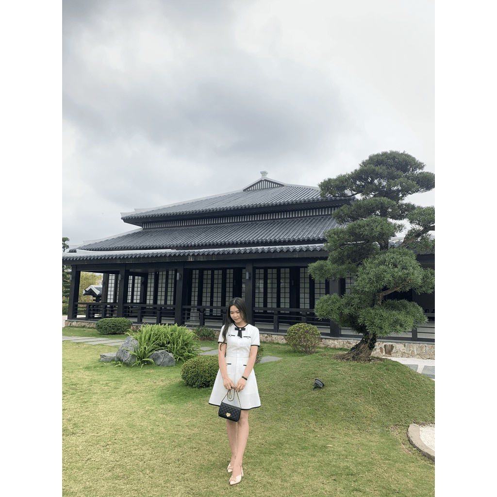 Váy trắng  thiết kế dáng chữ A  cao cấp đính cúc đá sang chảnh  giúp các nàng hack dang siêu xinh AMODA V