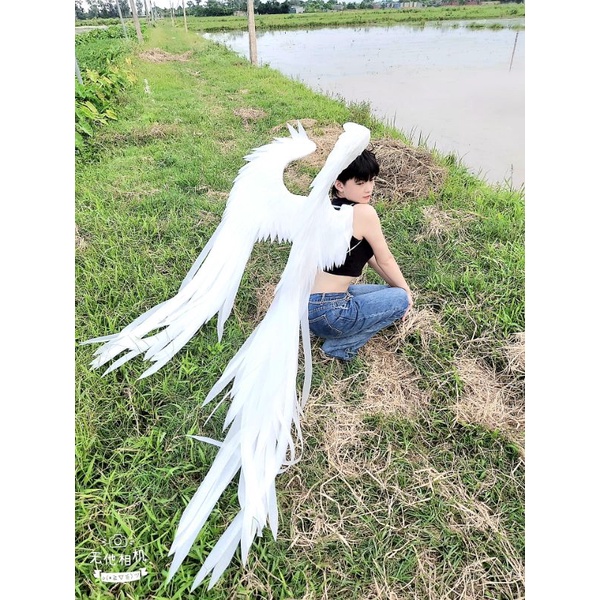CÁNH THIÊN THẦN DÁNG XUÔI TUA RUA DÀI