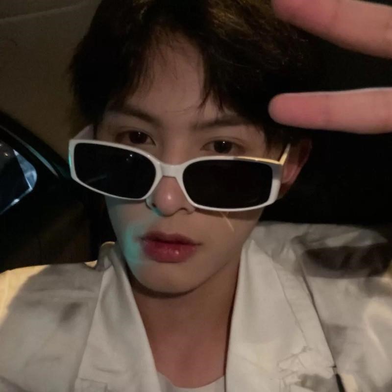 Mắt Kính Thời Trang Form Mắt Xếch 708 Kiểu Dáng Hot Trend Phong Cách Trẻ Trung