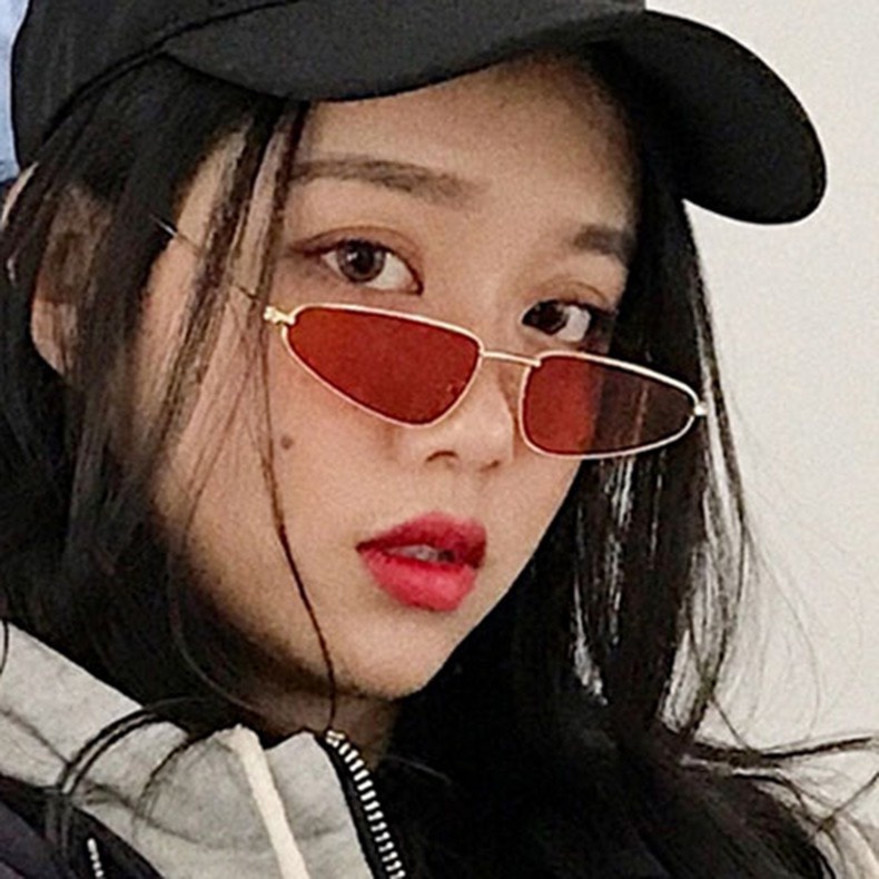 Kính Mát Nam Nữ Thời Trang Cao Cấp 589 Form Tam Giác Chân Kim Loại Sang Chảnh