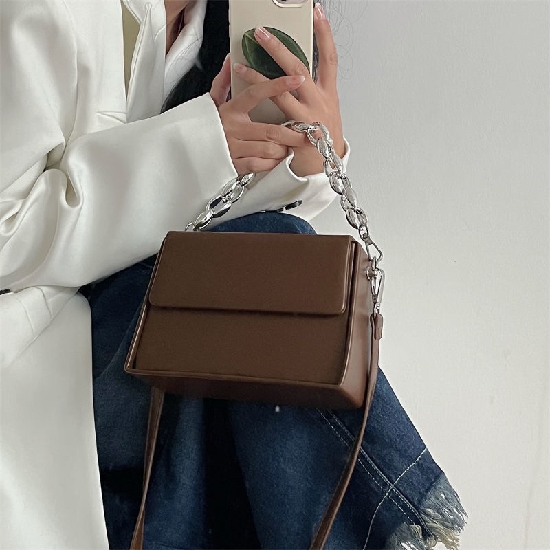 Túi xách nữ LEMONTHREE dáng vuông dây xích và dây đeo chéo phong cách trẻ trung phù hợp đi học đi làm đi chơi