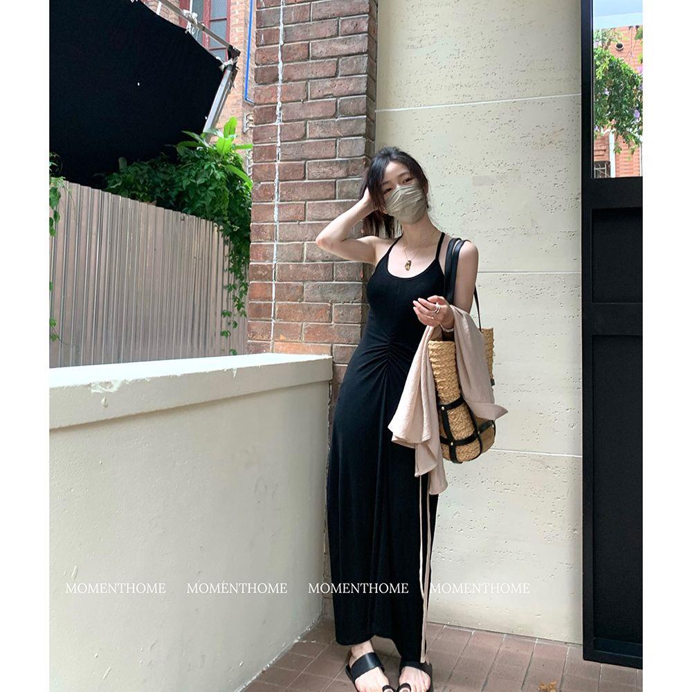 Đầm Đen Sát Nách Cổ Tròn Thiết Kế Hở Lưng Quyến Rũ