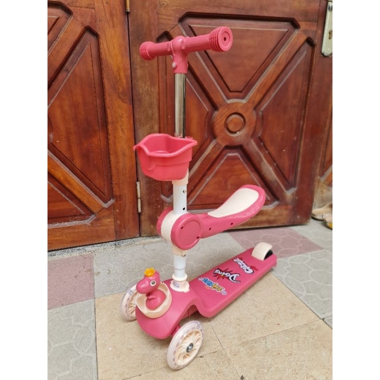 . XE TRƯỢT SCOOTER CÓ ĐÈN BÁNH XE / khung long