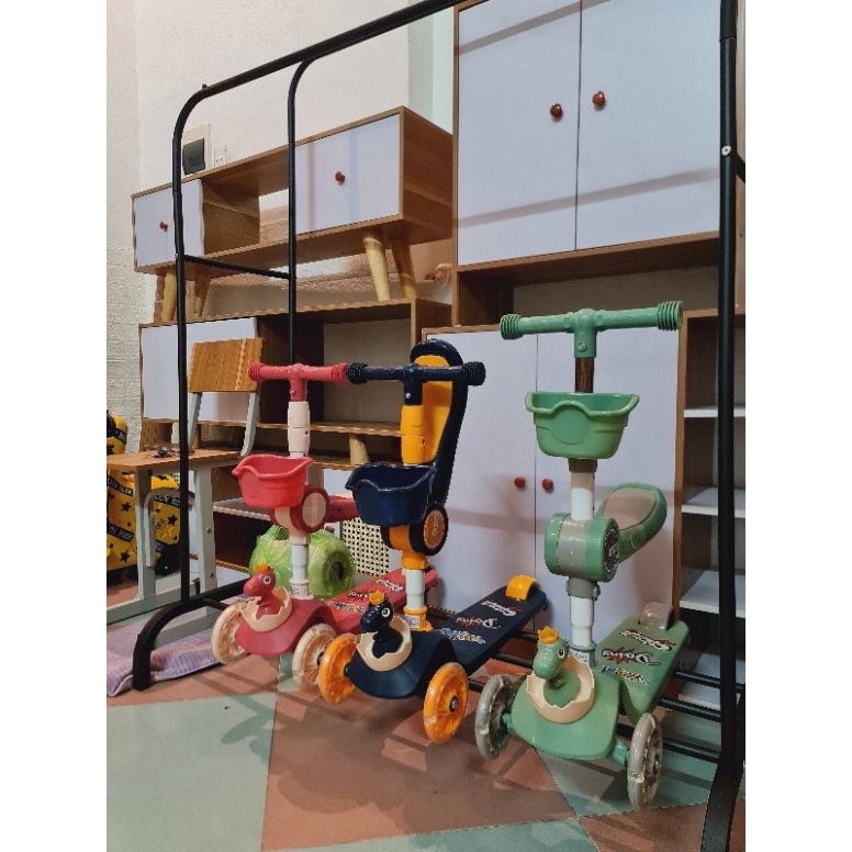 . XE TRƯỢT SCOOTER CÓ ĐÈN BÁNH XE / khung long