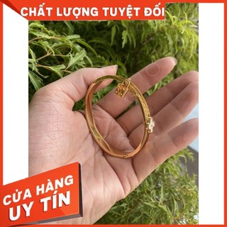 Vòng đeo tay dán da (Phụ kiện Luxury)
