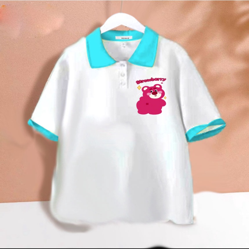 Áo polo trắng phối màu gấu dâu quay lưng cho bé gái chất cotton size từ 9 đến 65kg