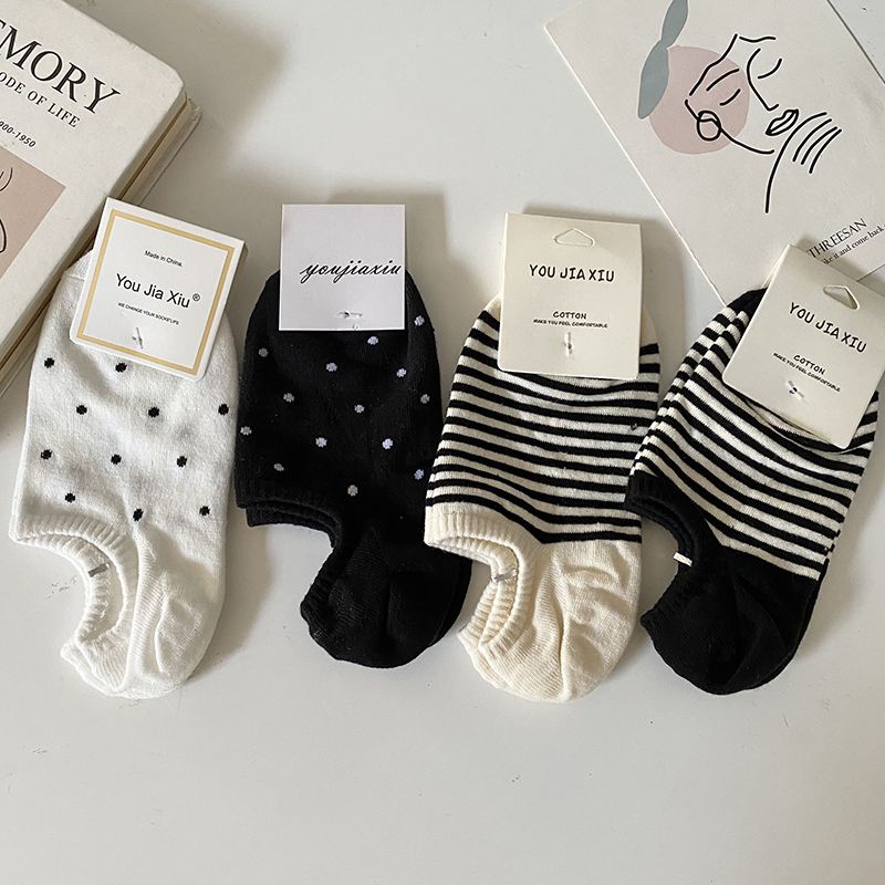 Vớ Thể Thao Cổ Thuyền Họa Tiết Kẻ Sọc Trắng Đen Phong Cách Nhật Hàn Dễ Phối Đồ Thời Trang Cho Nữ