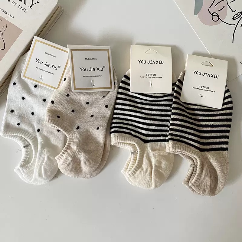 Vớ Thể Thao Cổ Thuyền Họa Tiết Kẻ Sọc Trắng Đen Phong Cách Nhật Hàn Dễ Phối Đồ Thời Trang Cho Nữ