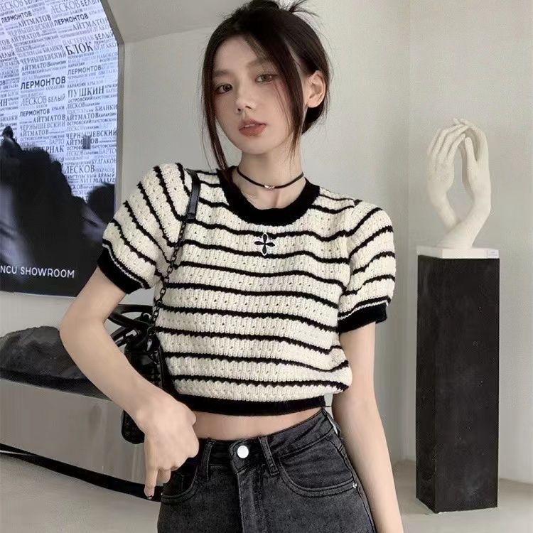Áo Thun Tay Ngắn Cổ Tròn Họa Tiết Kẻ Sọc Trắng Đen Thời Trang Mùa Hè Dễ Phối Đồ Cho Nữ