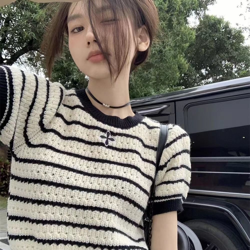 Áo Thun Tay Ngắn Cổ Tròn Họa Tiết Kẻ Sọc Trắng Đen Thời Trang Mùa Hè Dễ Phối Đồ Cho Nữ