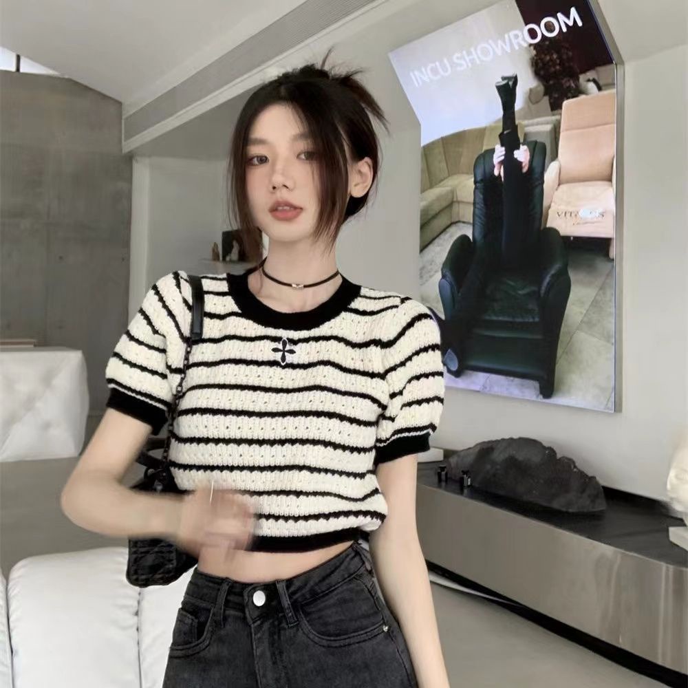 Áo Thun Tay Ngắn Cổ Tròn Họa Tiết Kẻ Sọc Trắng Đen Thời Trang Mùa Hè Dễ Phối Đồ Cho Nữ