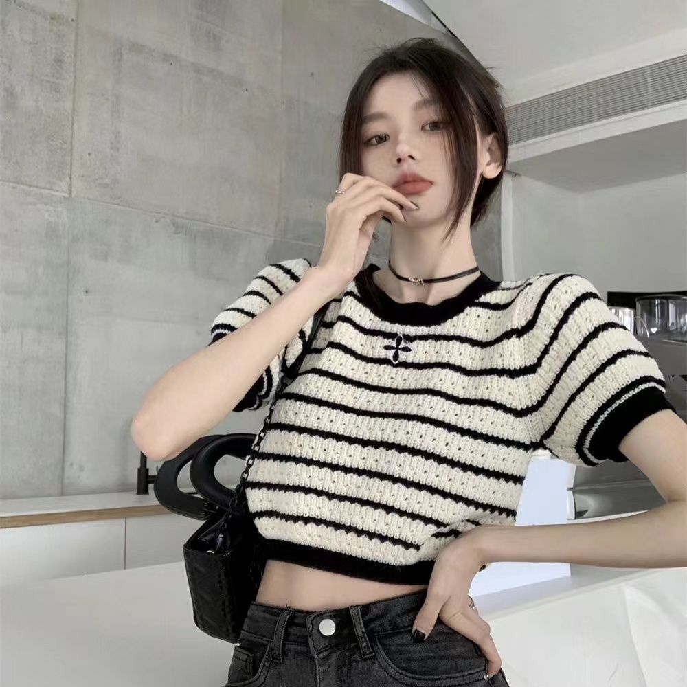 Áo Thun Tay Ngắn Cổ Tròn Họa Tiết Kẻ Sọc Trắng Đen Thời Trang Mùa Hè Dễ Phối Đồ Cho Nữ