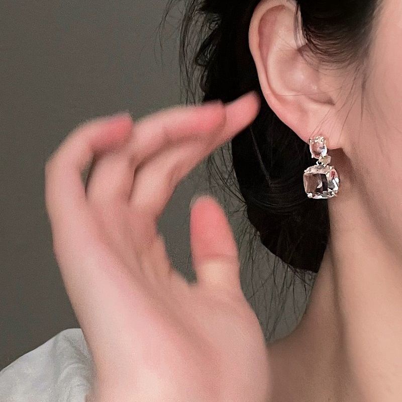 Bông Tai Hình Hoa Dát Ngọc Trai Sang Trọng Thời Trang Mùa Hè 2023