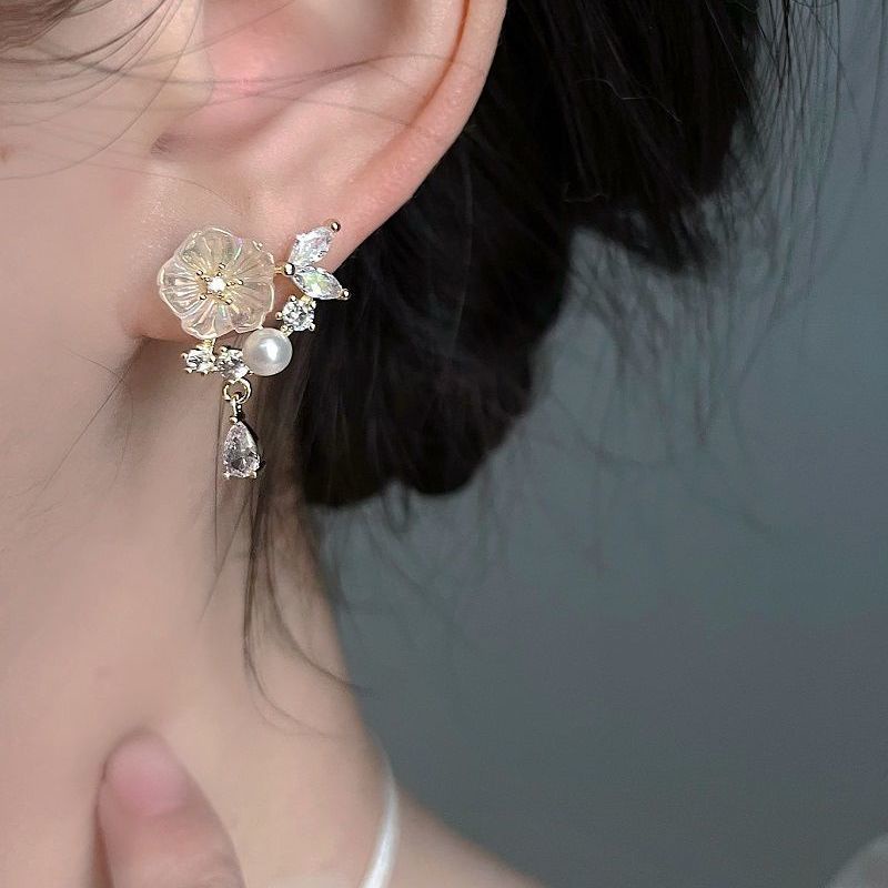 Bông Tai Hình Hoa Dát Ngọc Trai Sang Trọng Thời Trang Mùa Hè 2023